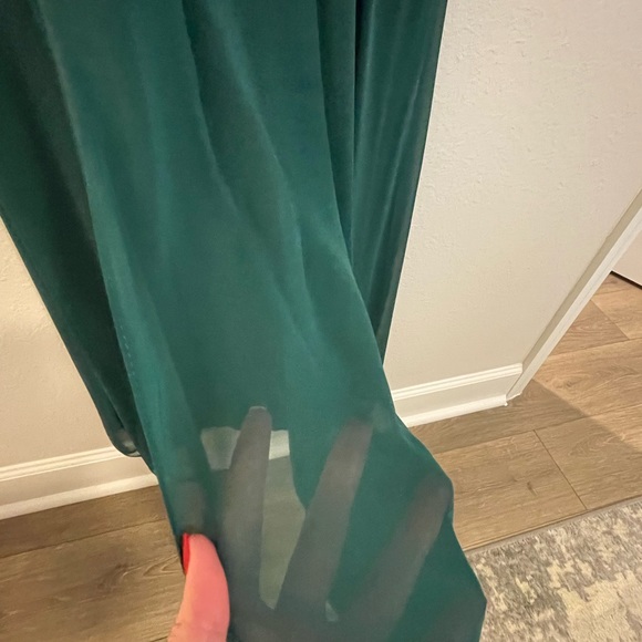 Full length v-neck evening gown in hunter green, size 10 - Picture 4 of 5